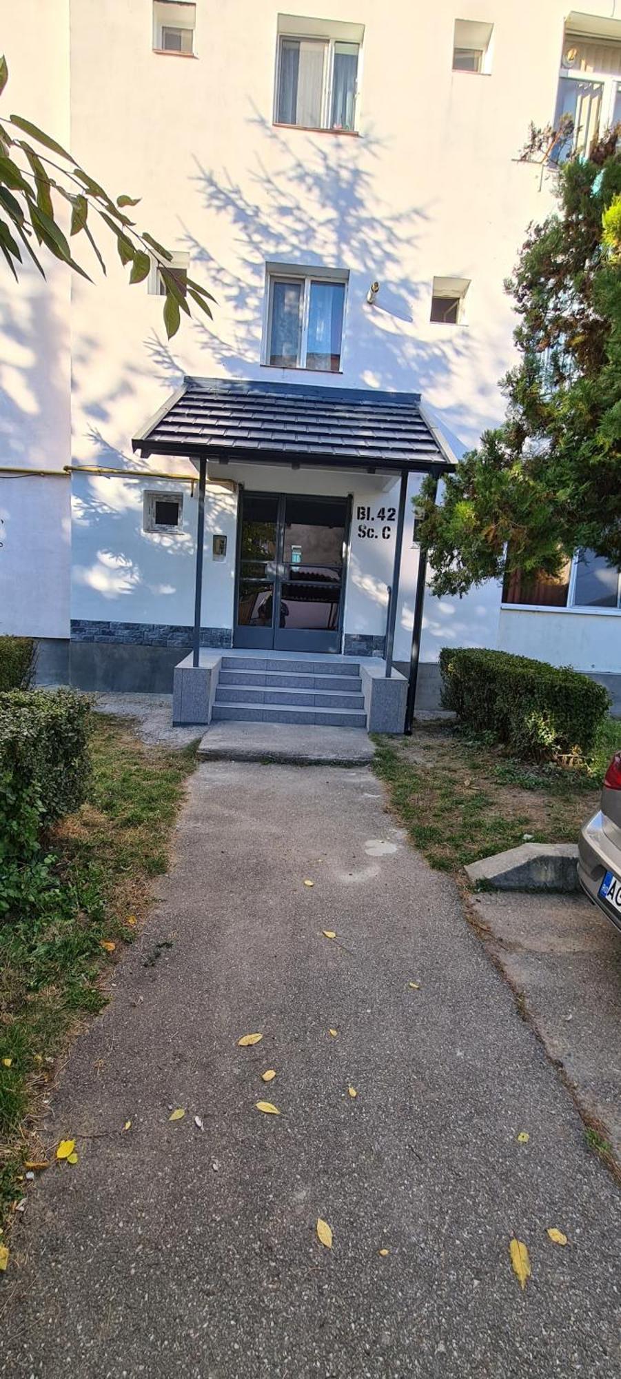 Apartamento White Rezidence II Curtea de Argeş Exterior foto